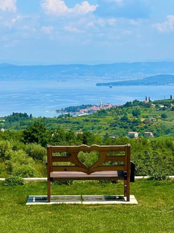 Villa Noa Jacuzzi & Sauna Изола Экстерьер фото