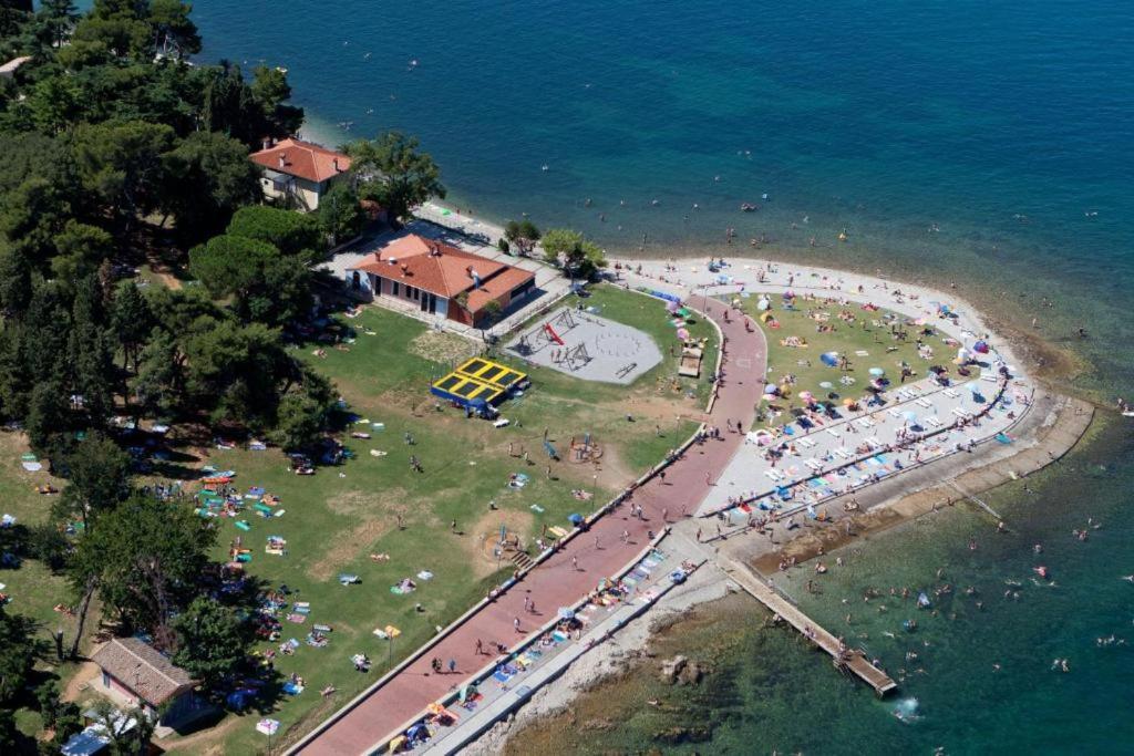 Villa Noa Jacuzzi & Sauna Изола Экстерьер фото