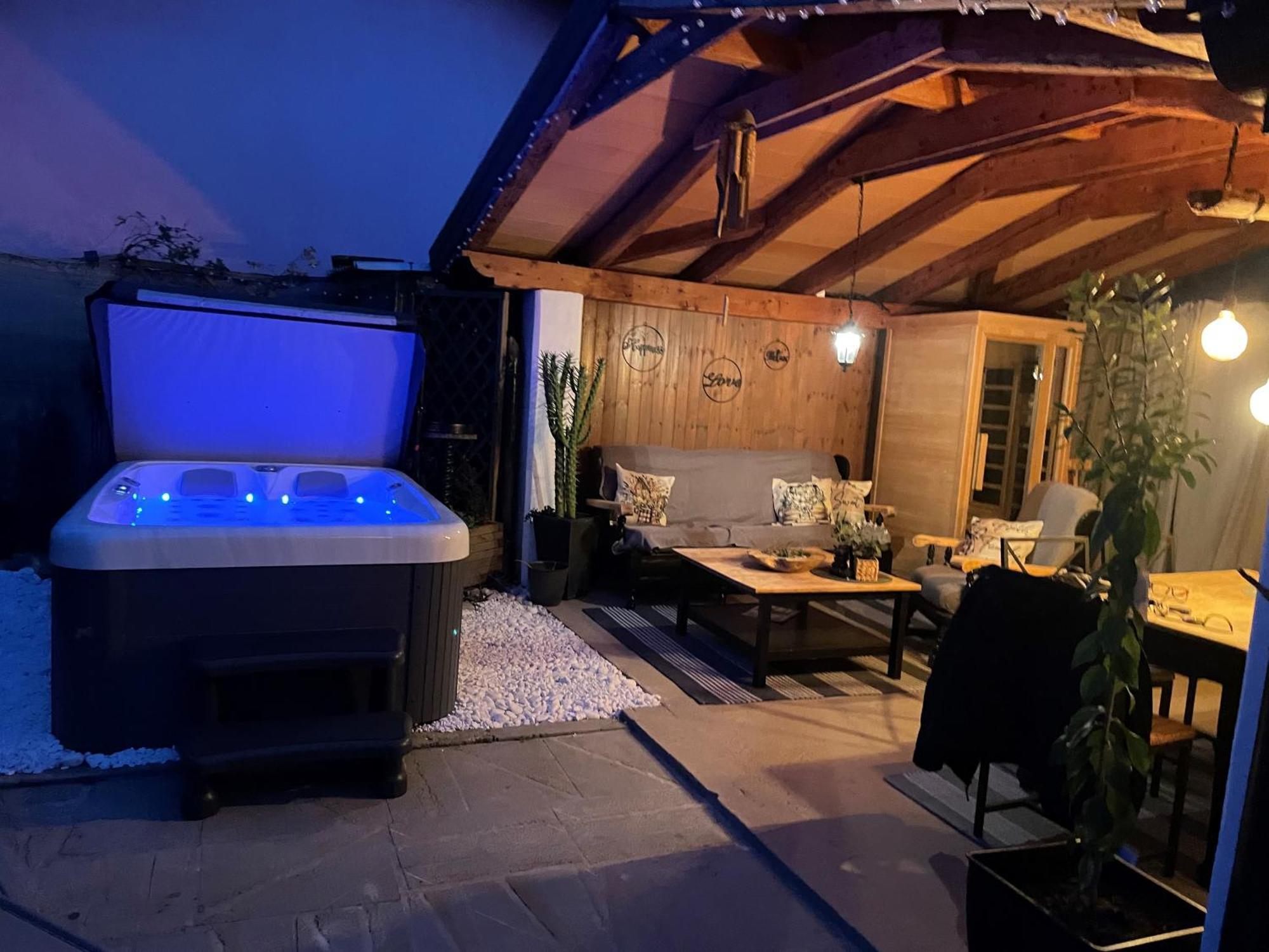 Villa Noa Jacuzzi & Sauna Изола Экстерьер фото