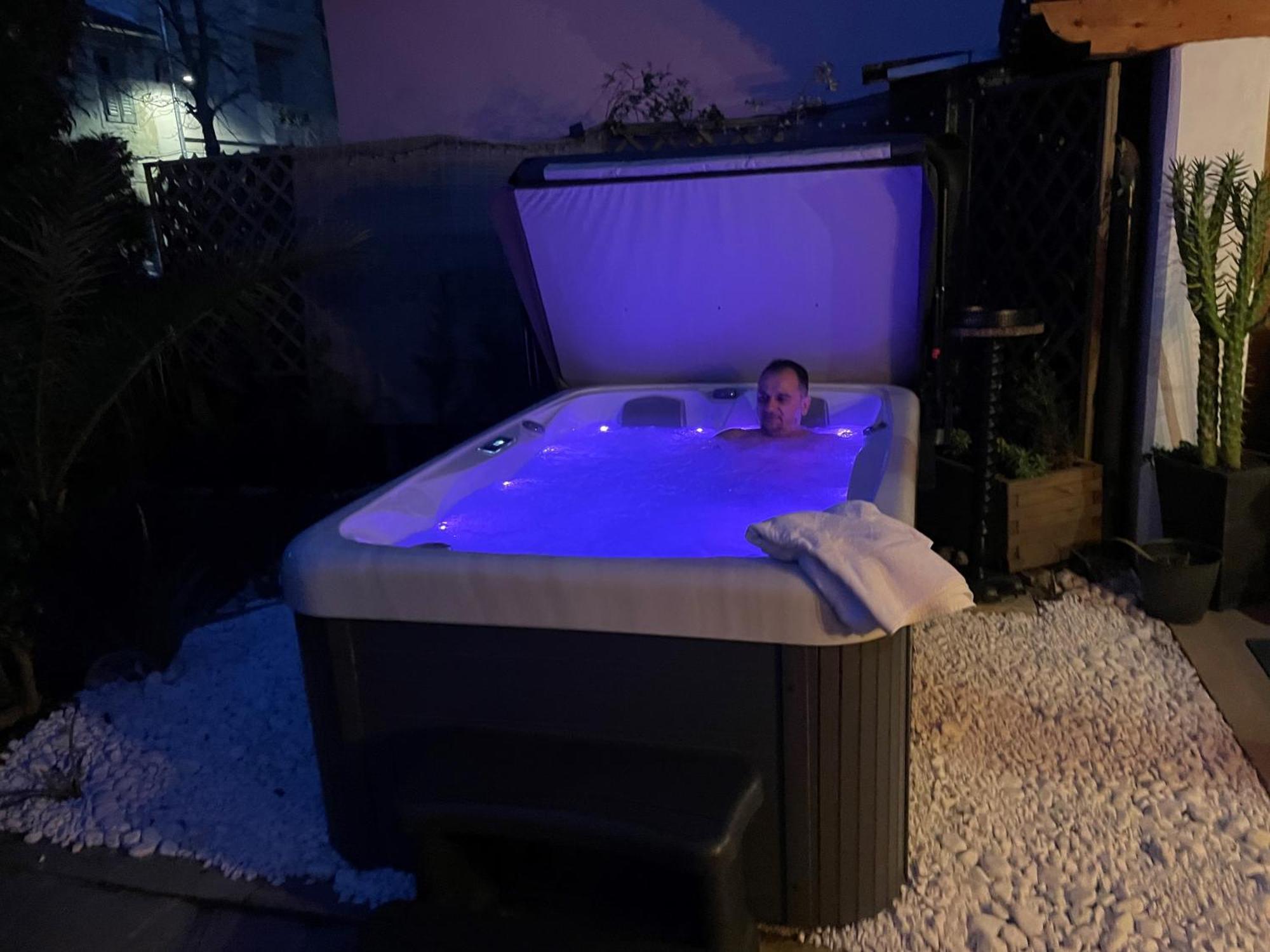 Villa Noa Jacuzzi & Sauna Изола Экстерьер фото
