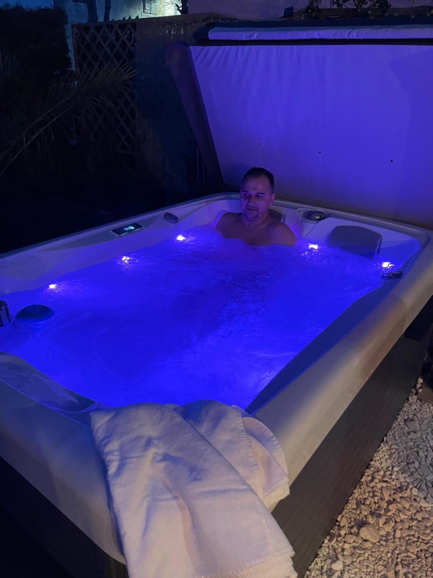 Villa Noa Jacuzzi & Sauna Изола Экстерьер фото